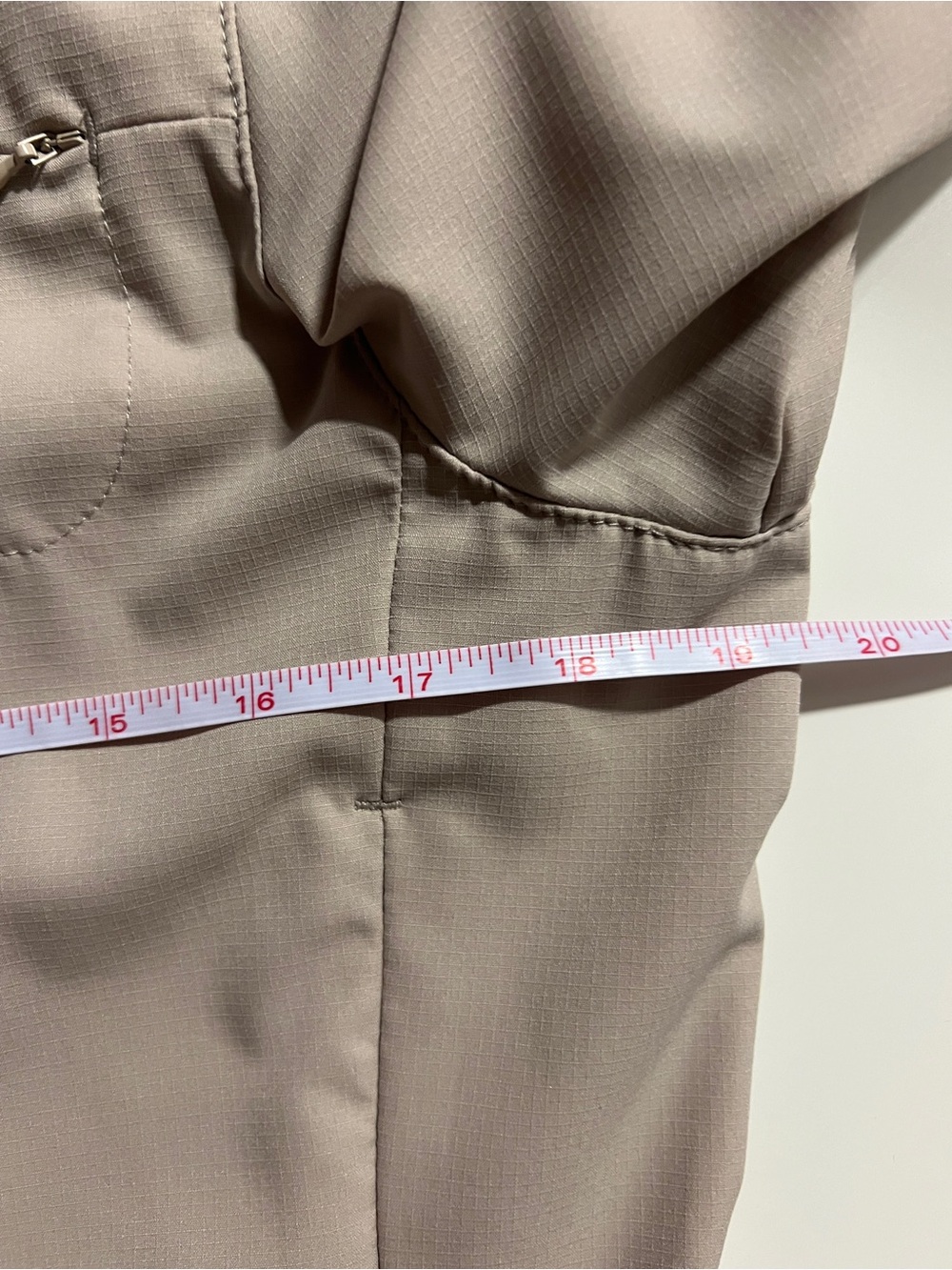 REI Hiking Travel Shirt S Beige Vented Roll Tab Sleeve Outdoor Top - Picture 14 of 16
